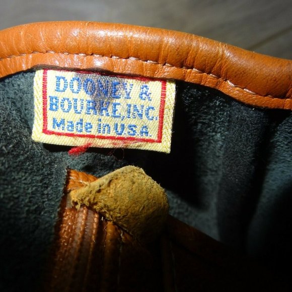 Rare Dooney & Bourke Outback Saddle Crossbody Bag - Picture 10 of 10